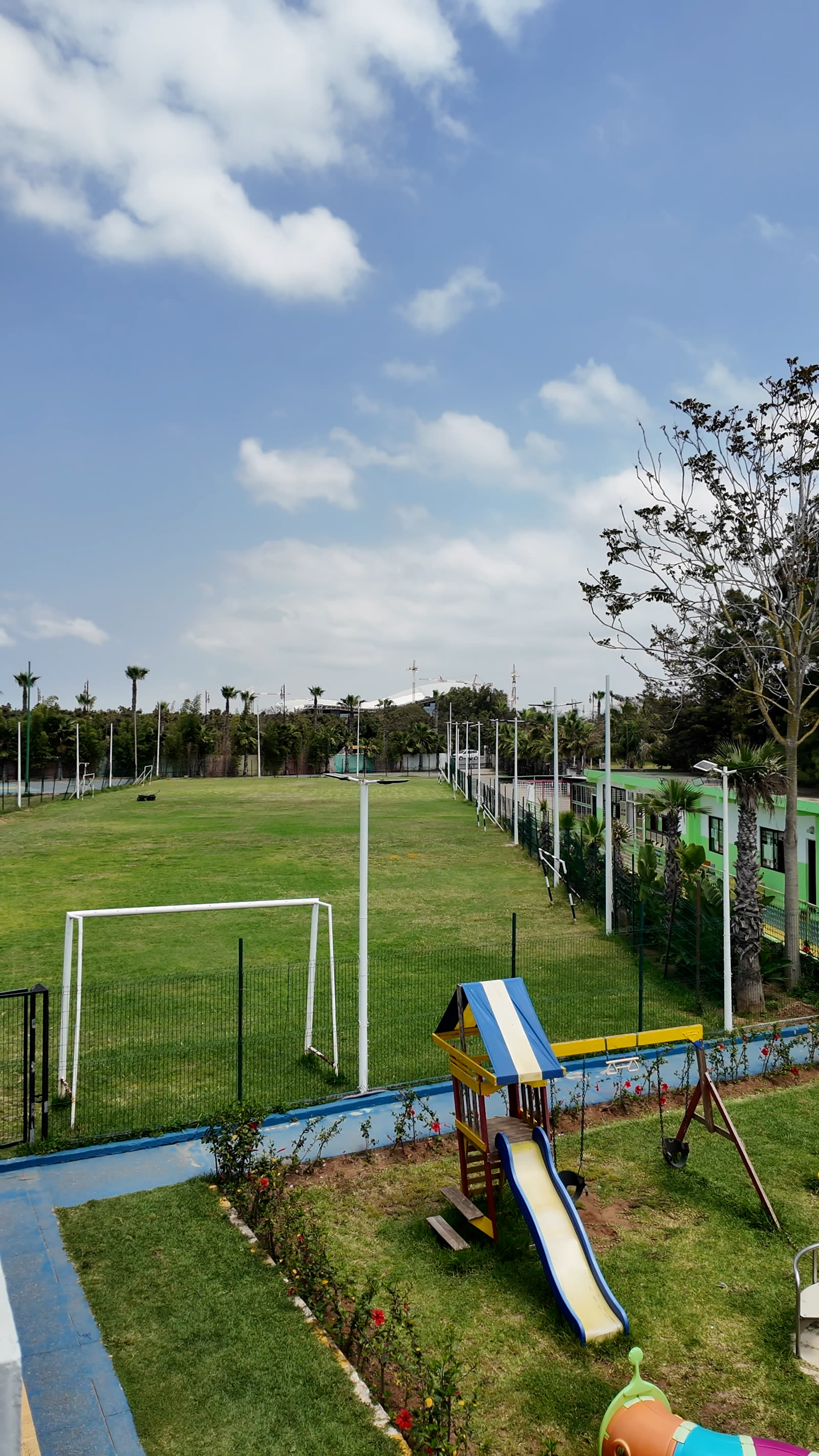 Le terrain de foot