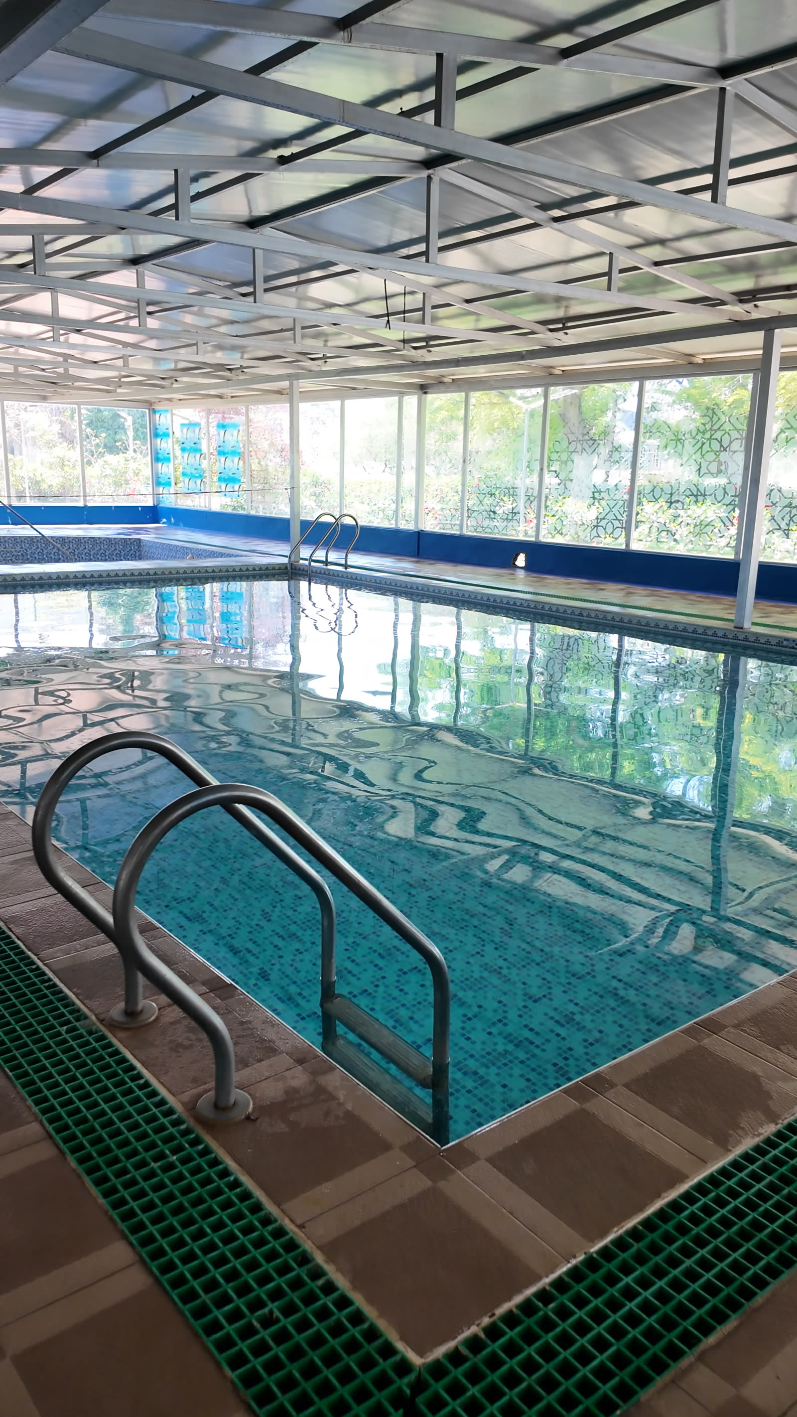 La piscine couverte